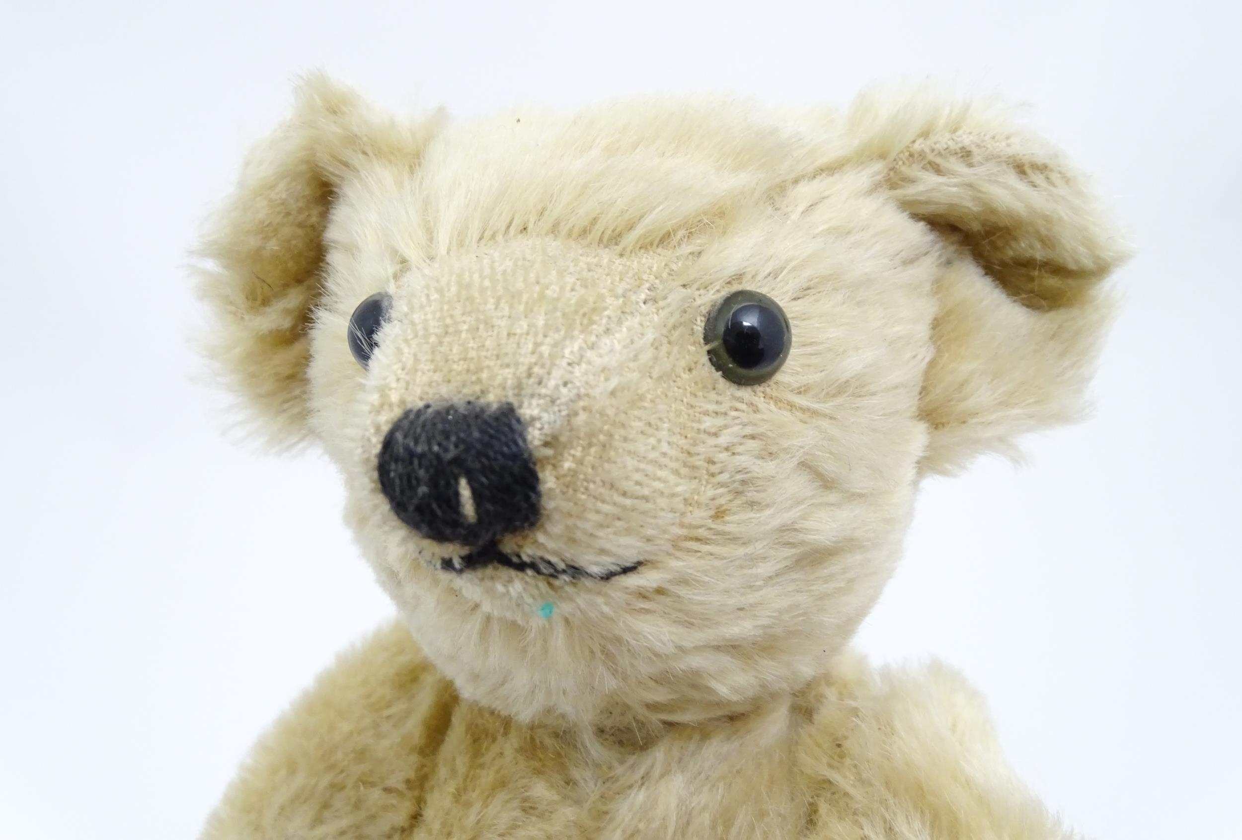 Toy: A 20thC Past Times mohair teddy bear - Bertie, with stitched nose and mouth, pad paws and - Bild 5 aus 10