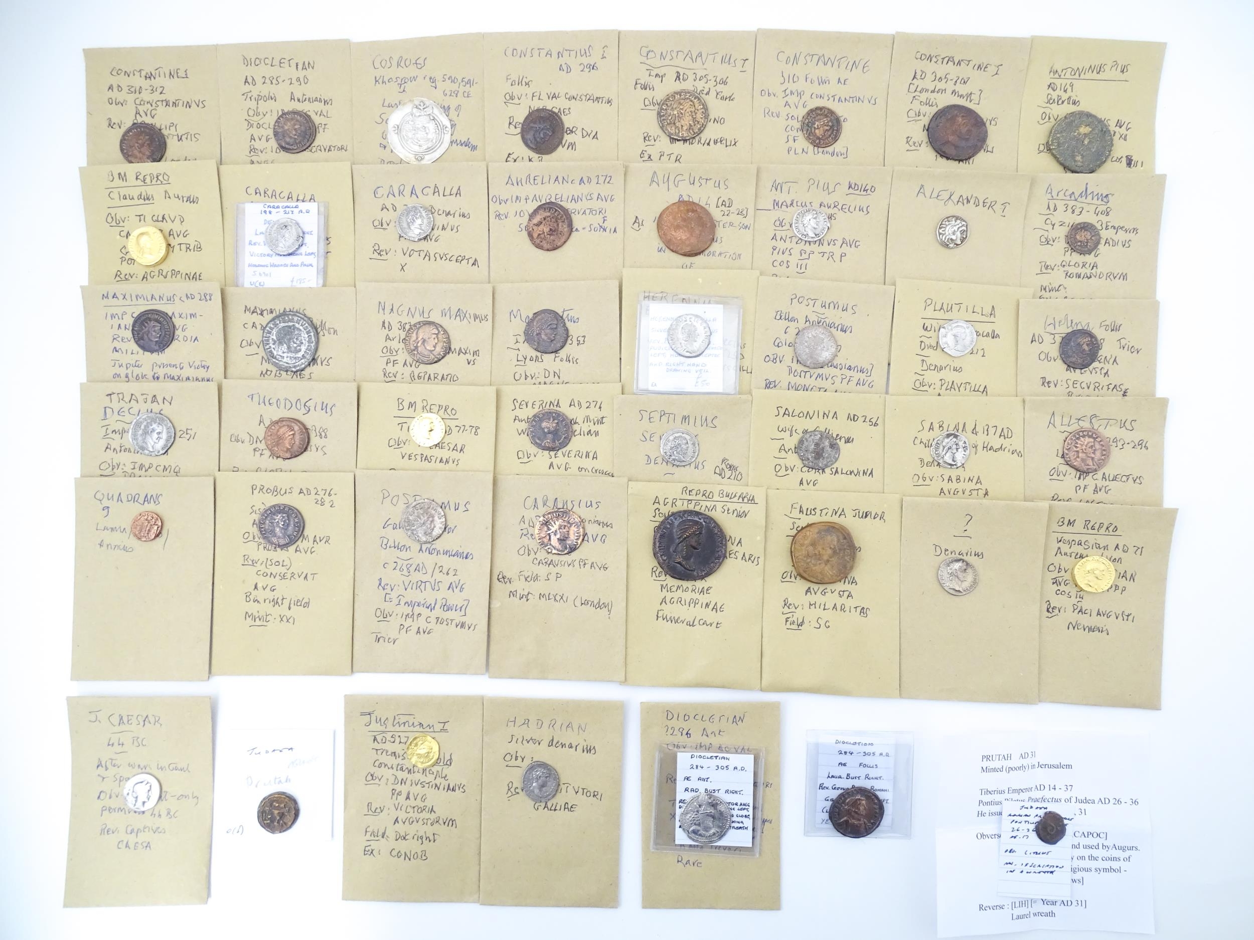 Coins: A quantity of assorted old coins, tokens, medallions, commemorative coins, and some - Image 7 of 45