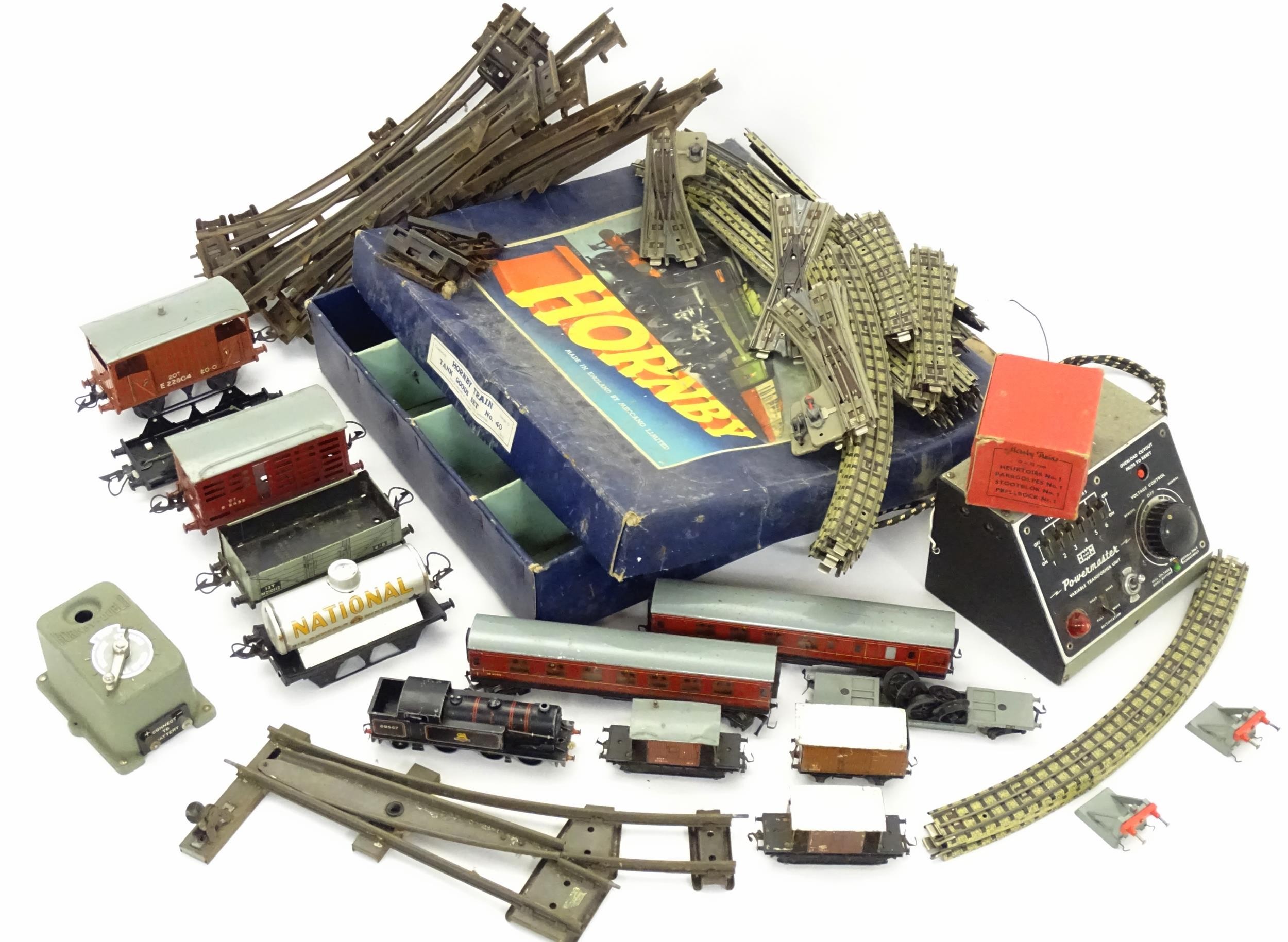 Toys - Model Train / Railway Interest : A quantity of assorted Hornby O Gauge model railway / - Bild 2 aus 11