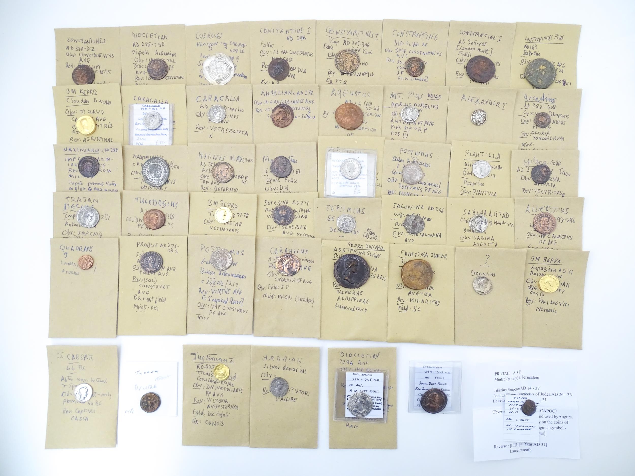 Coins: A quantity of assorted old coins, tokens, medallions, commemorative coins, and some - Image 8 of 45