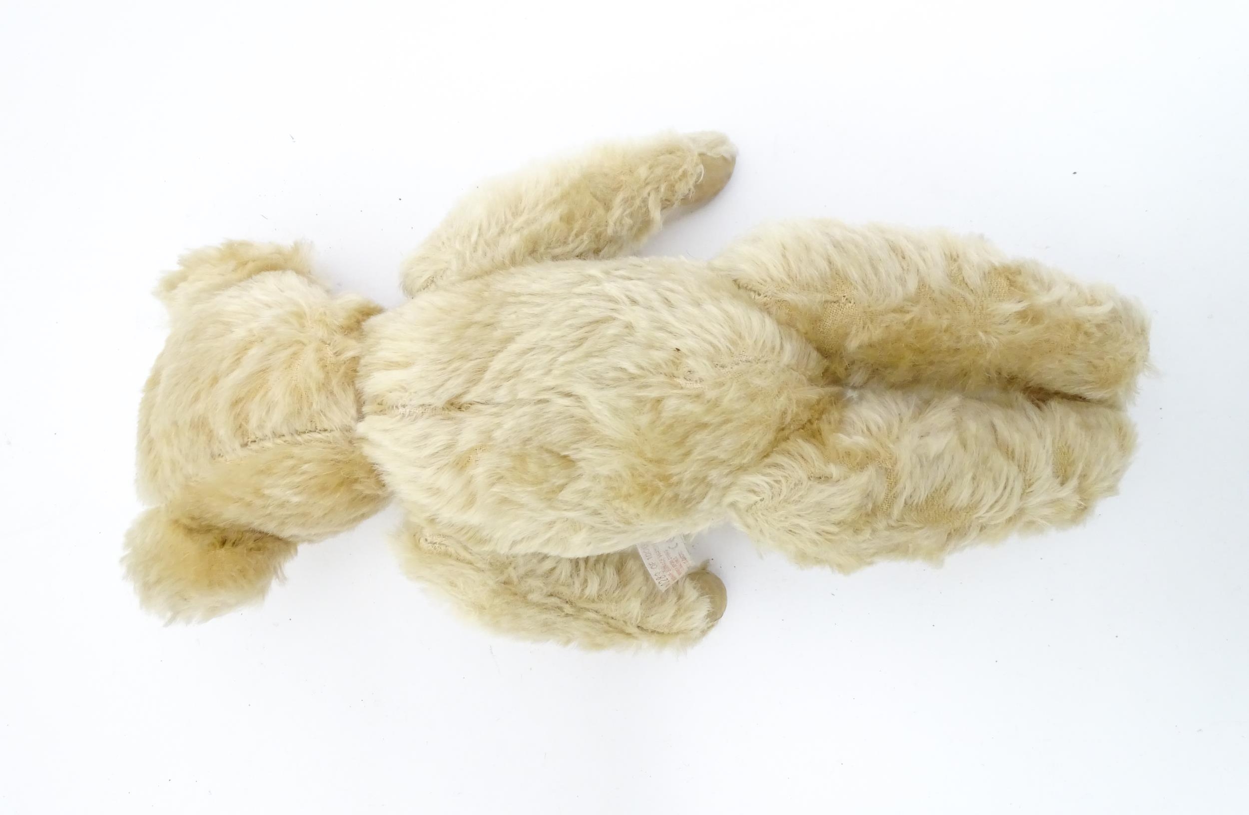 Toy: A 20thC Past Times mohair teddy bear - Bertie, with stitched nose and mouth, pad paws and - Bild 8 aus 10