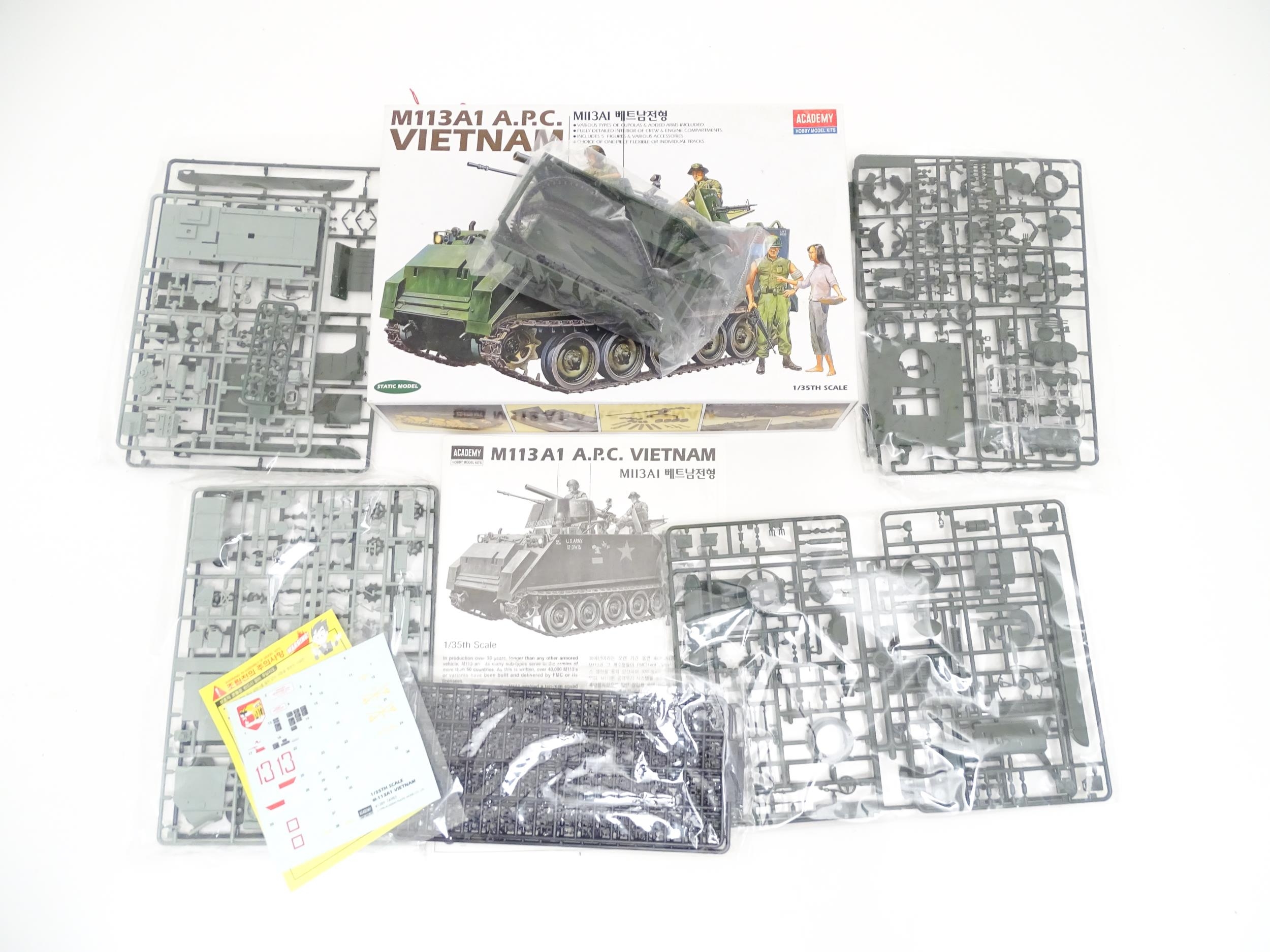 Toys: Two Academy Hobby Model / scale model kits comprising UH-IC Huey Heavy Hog helicopter, and - Bild 8 aus 12