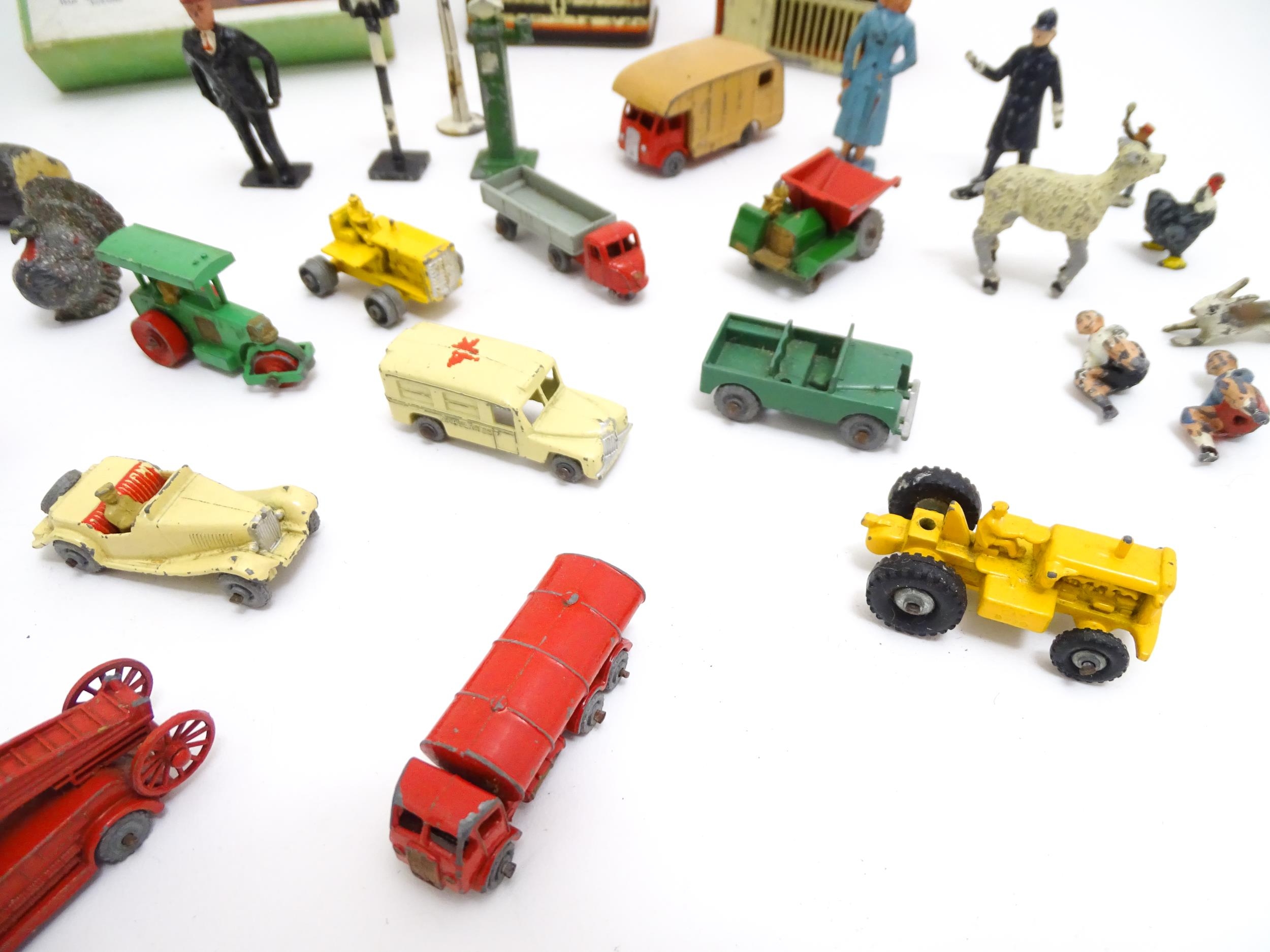 Toys: A quantity of assorted lead farm animals, makers to include Britains Ltd., Lesney, etc., a - Bild 5 aus 14