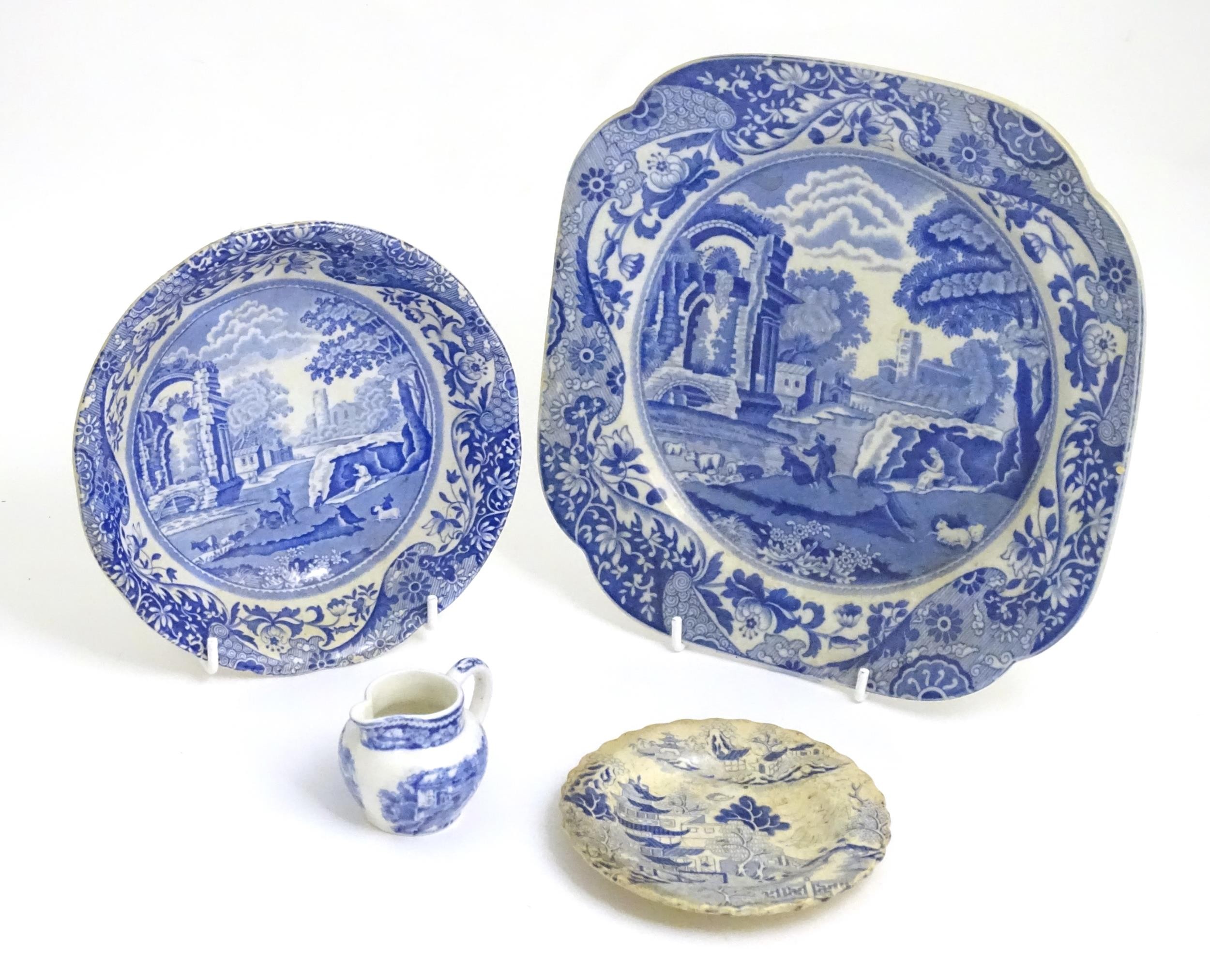 Four items of blue and white ceramics, to include a Copeland Spode plate decorated in the Italian