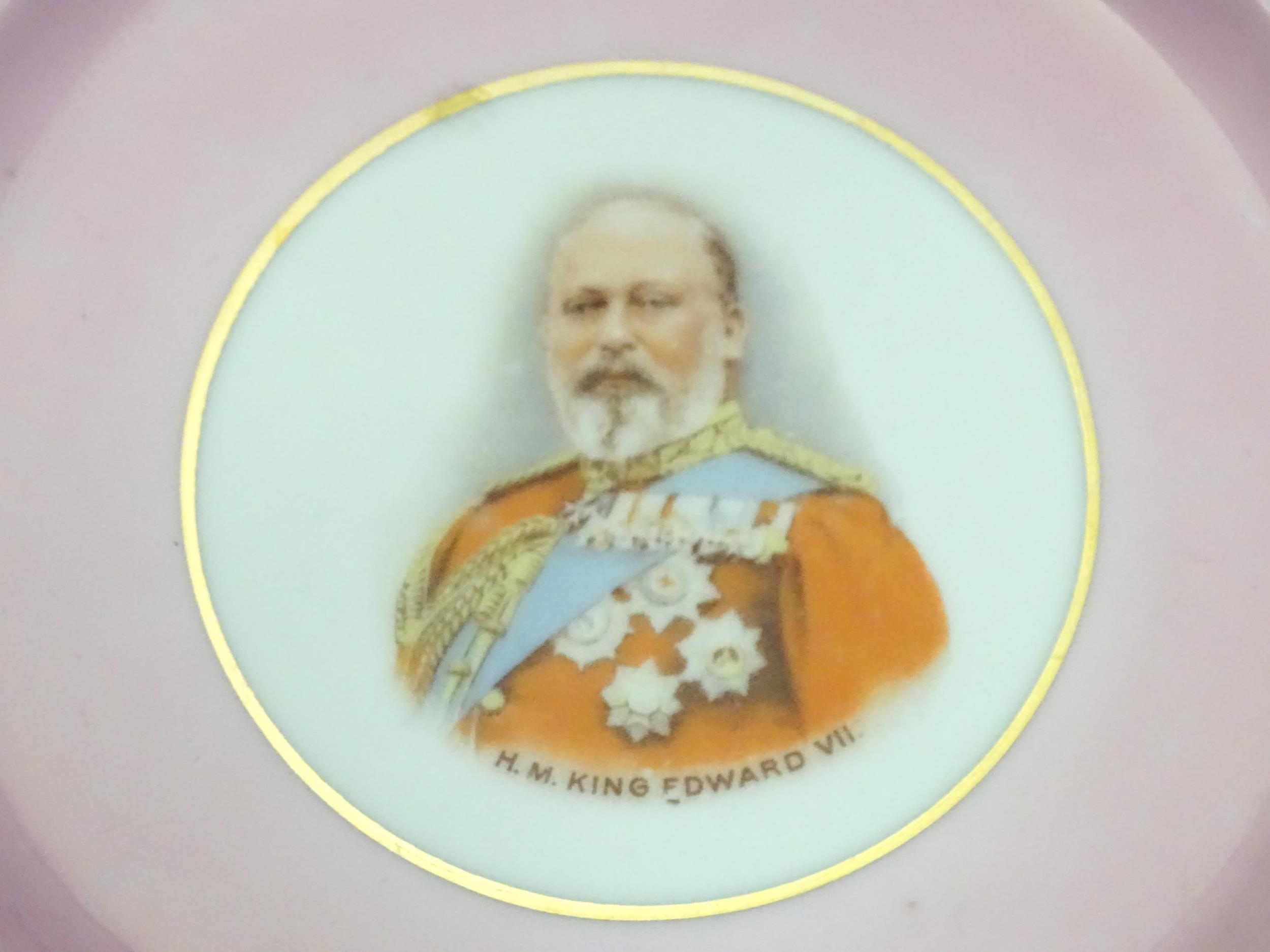 A quantity of assorted Royal commemorative wares to include a Paragon souvenir dish to commemorative - Image 6 of 10