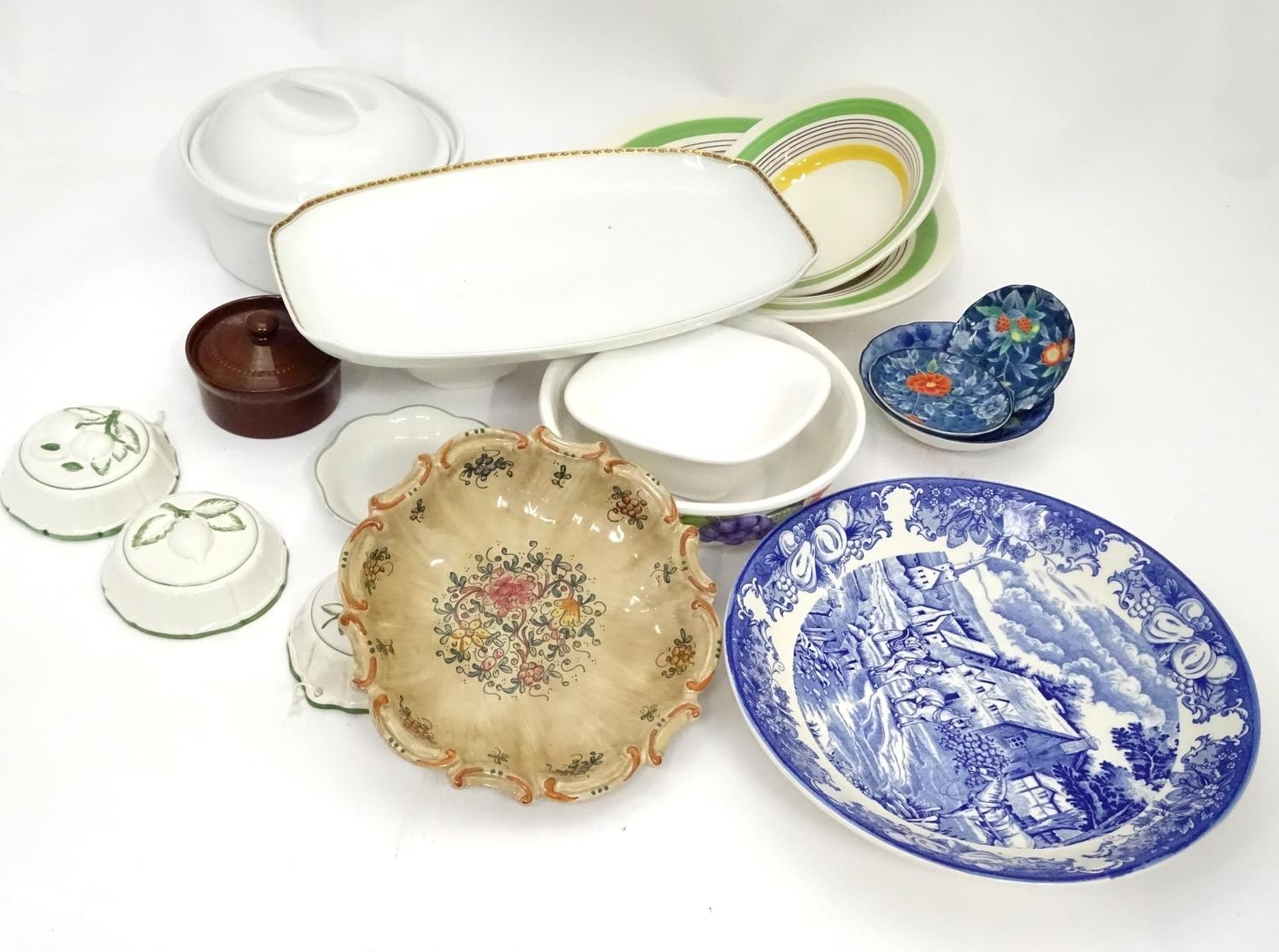 A quantity of ceramics and kitchenalia, to include a Meakin meat plate, a Wedgwood serving dish, - Image 3 of 3