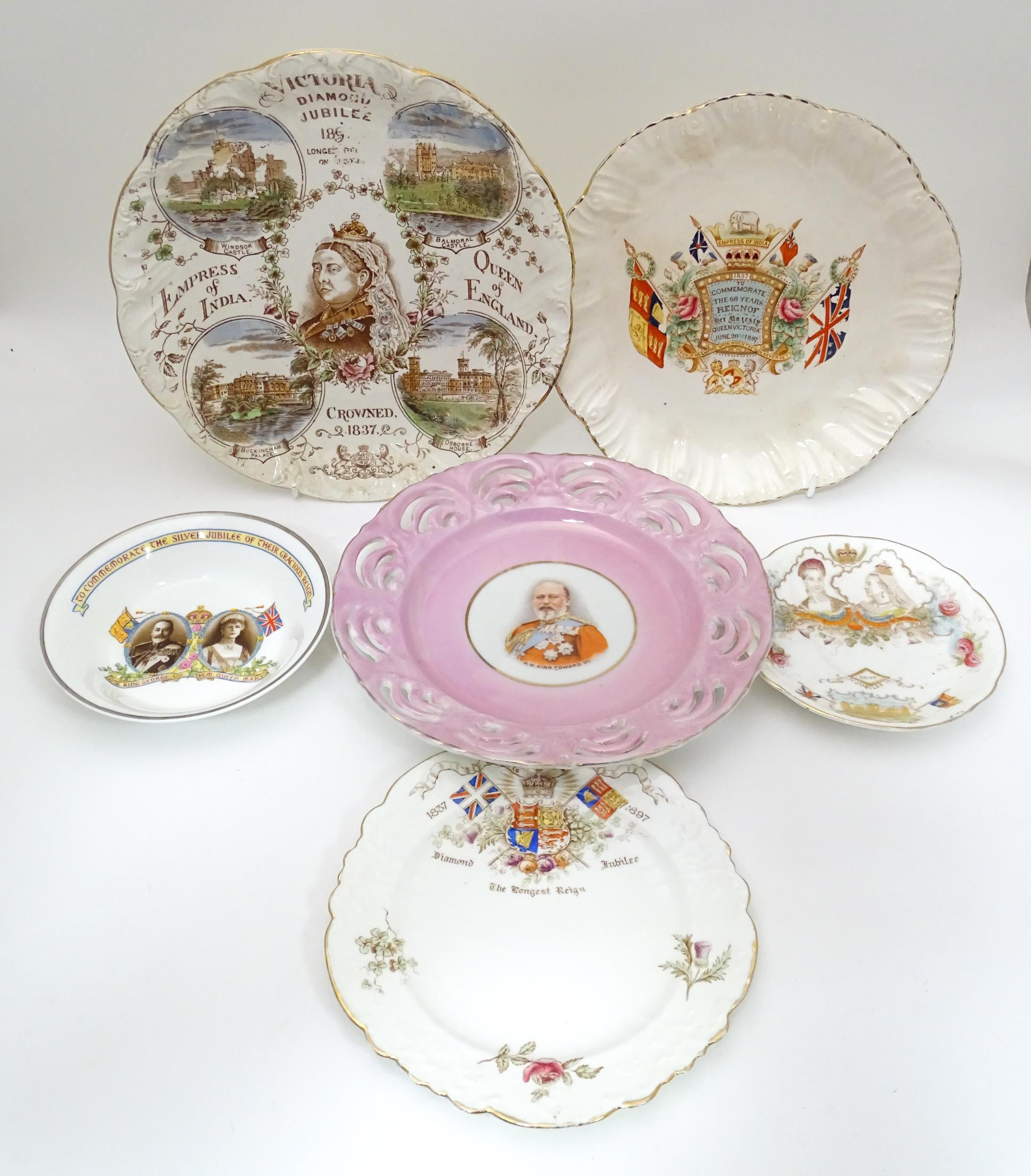 A quantity of assorted Royal commemorative wares to include a Paragon souvenir dish to commemorative