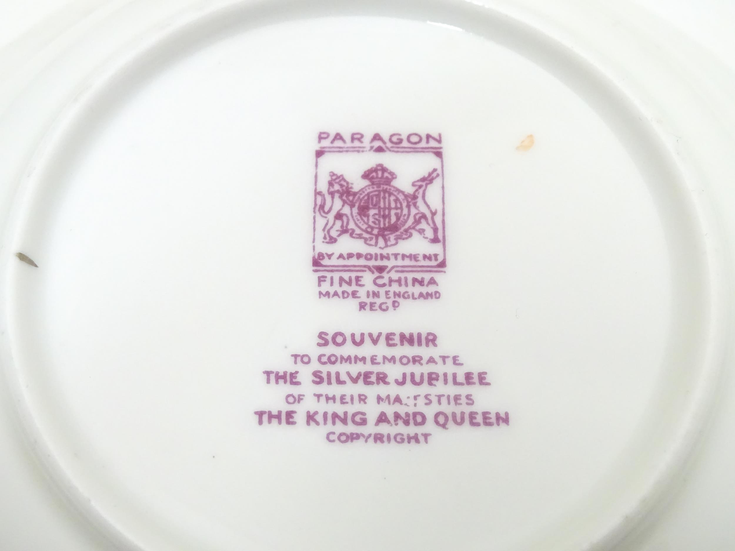 A quantity of assorted Royal commemorative wares to include a Paragon souvenir dish to commemorative - Image 5 of 10