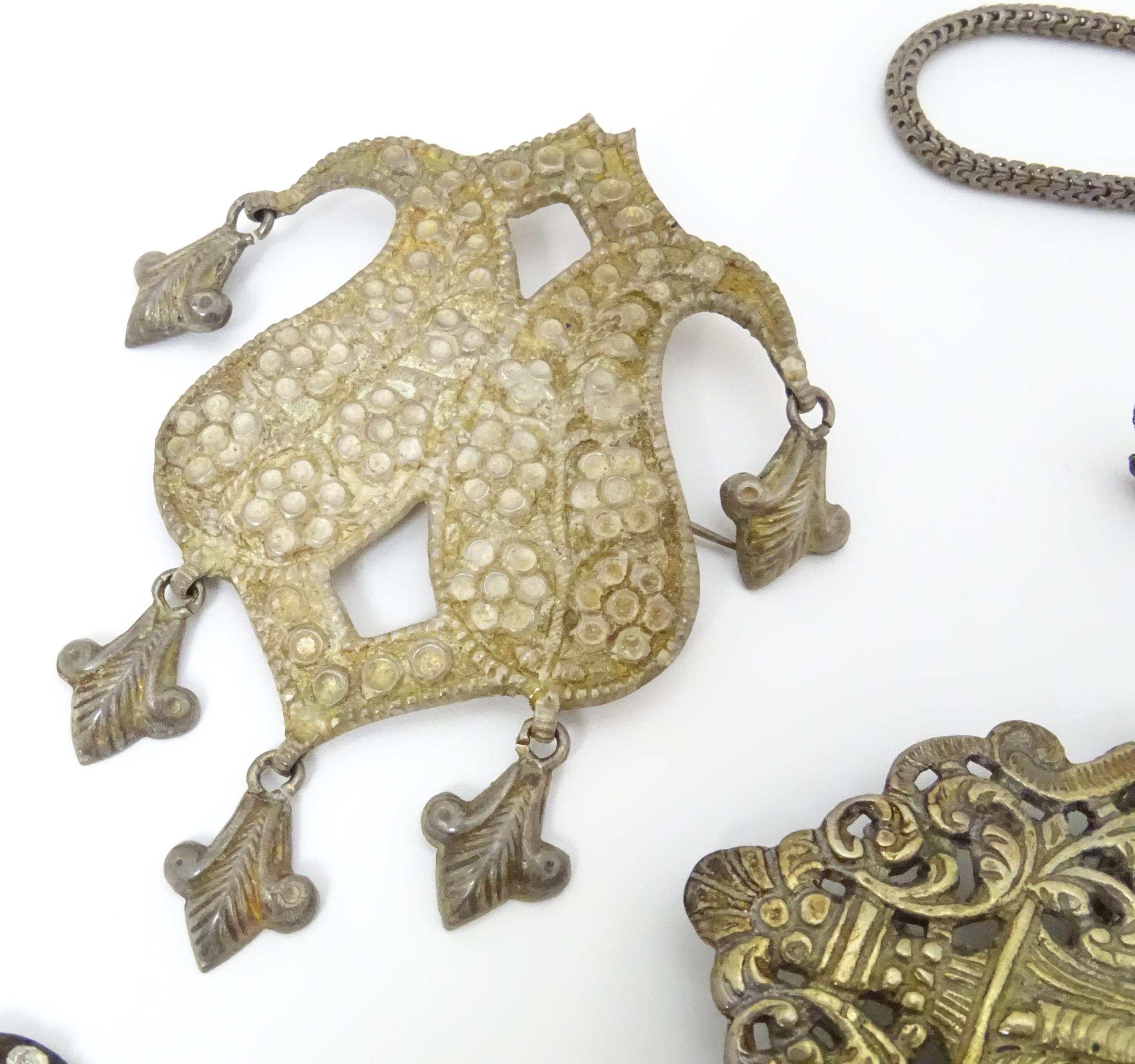 A pair of 19thC shoe buckles set with paste stones, together with assorted brooches including a - Image 8 of 11