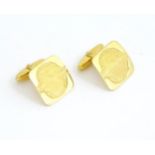 A pair of 9ct gold gentleman's cufflinks (2)