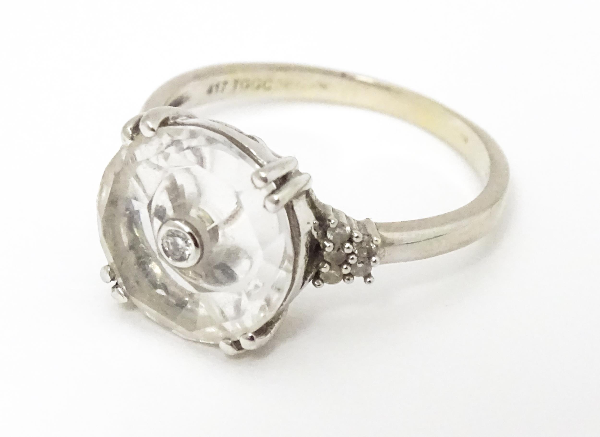 A 10k white gold Lehrer Torus ring set with Bahia quartz and central diamond. Ring size approx M - Image 3 of 9