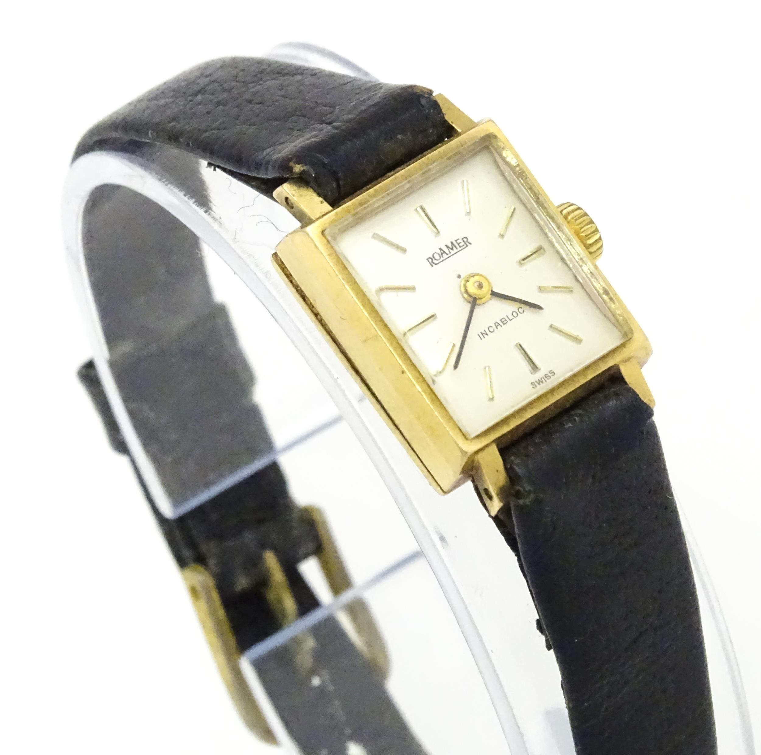 Three 9ct gold cases ladies wristwatches, to include a Hefik wrist watch with 9ct gold strap, - Image 5 of 14