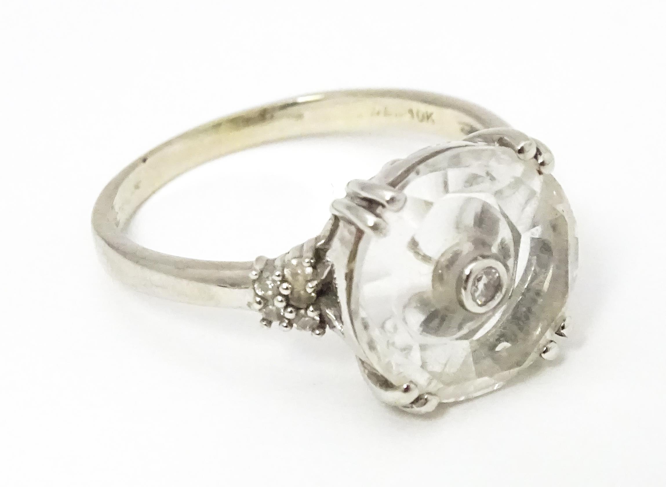 A 10k white gold Lehrer Torus ring set with Bahia quartz and central diamond. Ring size approx M - Image 4 of 9