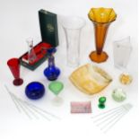 A quantity of assorted glassware to include an Argenti Italian glass bowl, Webb's Crystal vase,