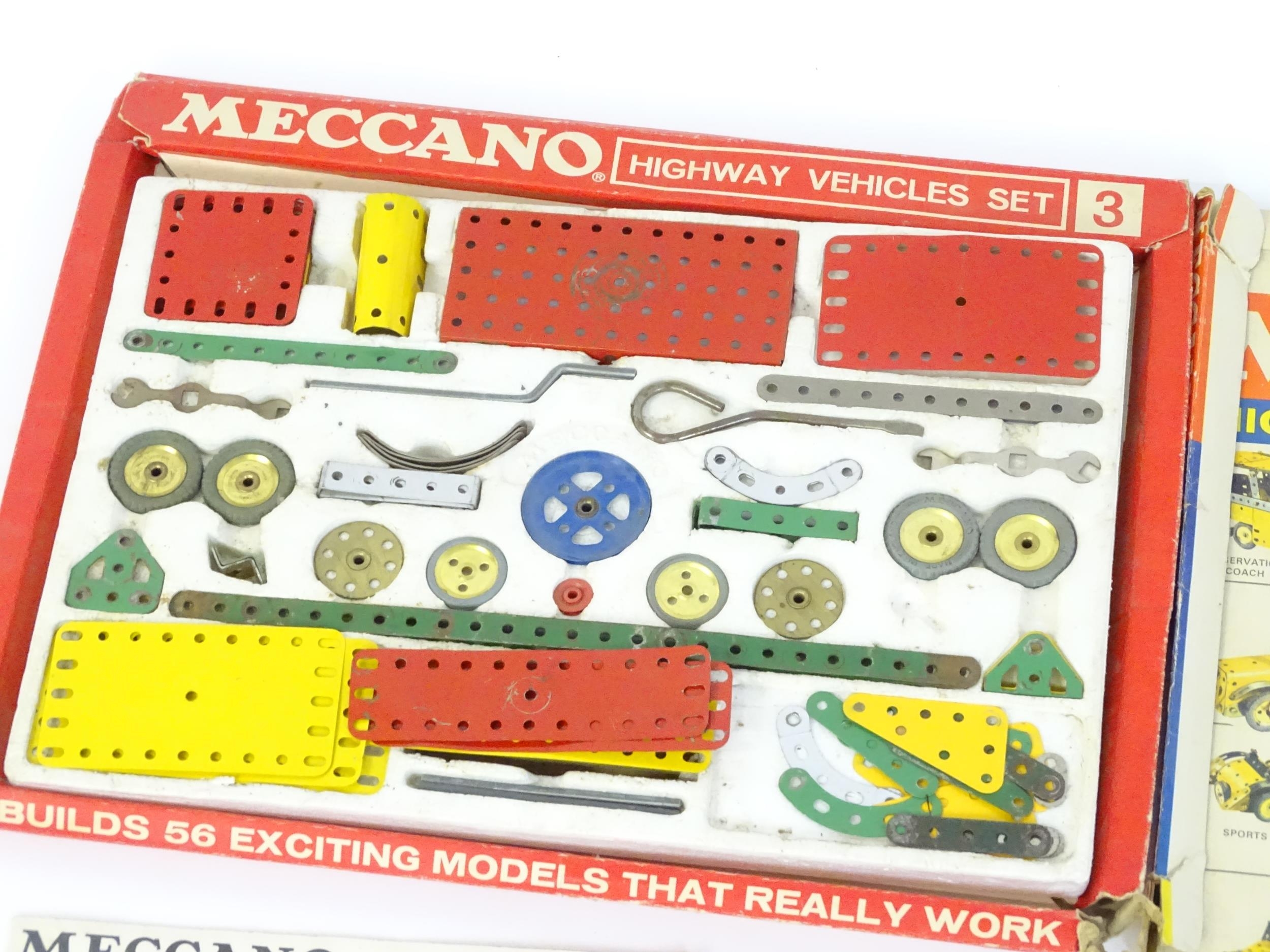 Toys: A large quantity of assorted Meccano to include flat plates, girders, wheels, various - Image 4 of 28