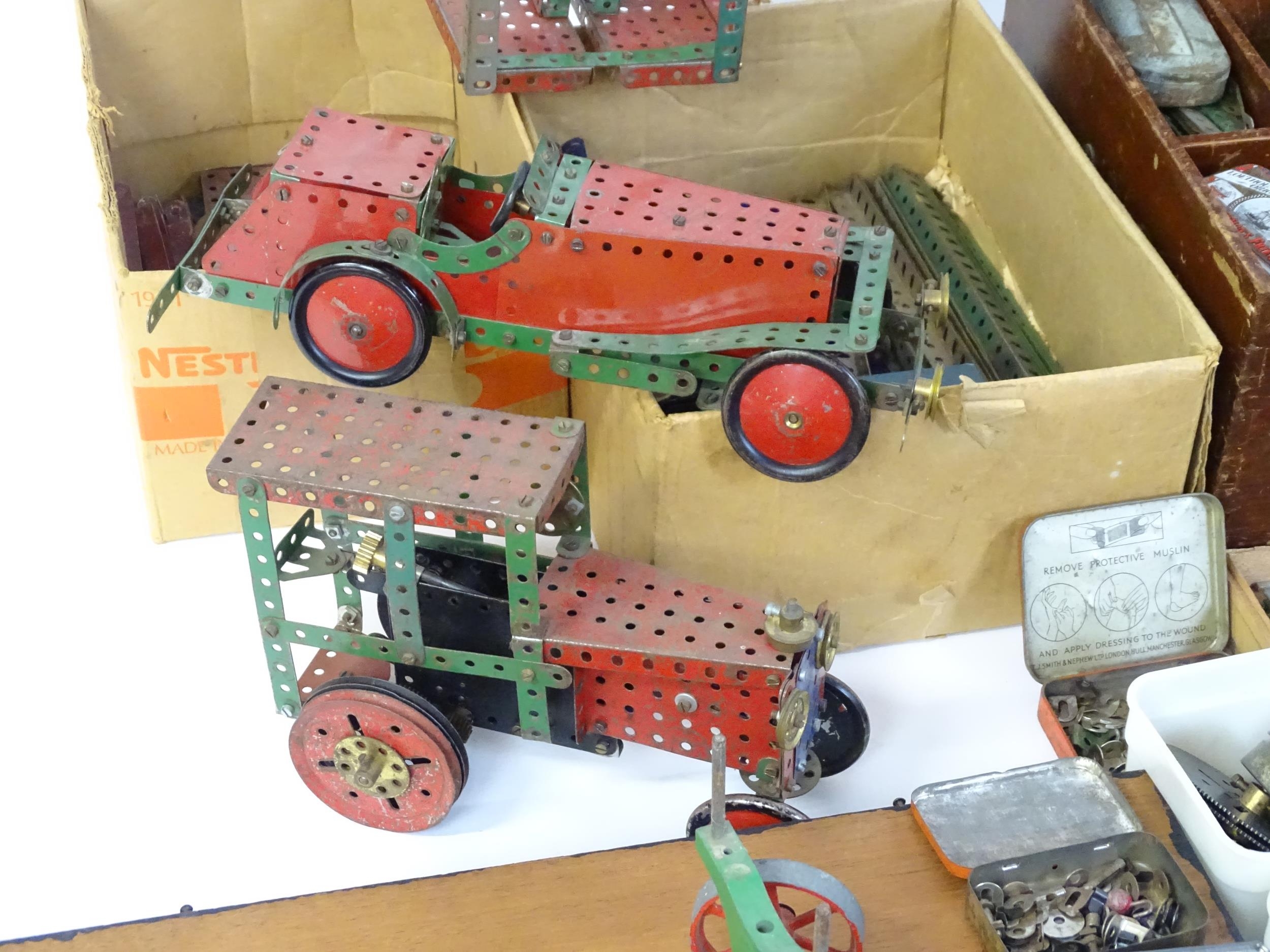 Toys: A large quantity of assorted Meccano to include flat plates, girders, wheels, various - Image 20 of 28