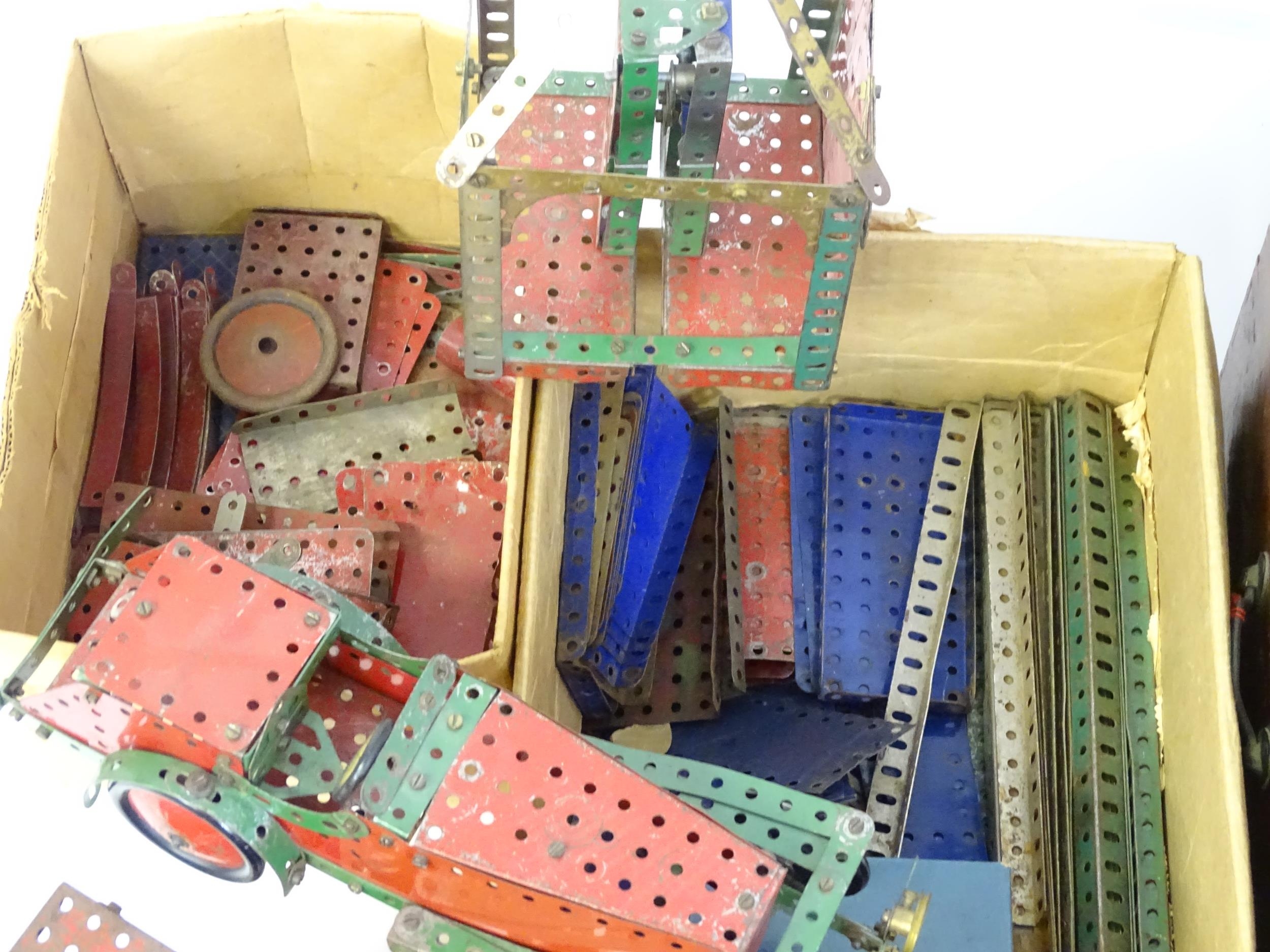 Toys: A large quantity of assorted Meccano to include flat plates, girders, wheels, various - Image 21 of 28