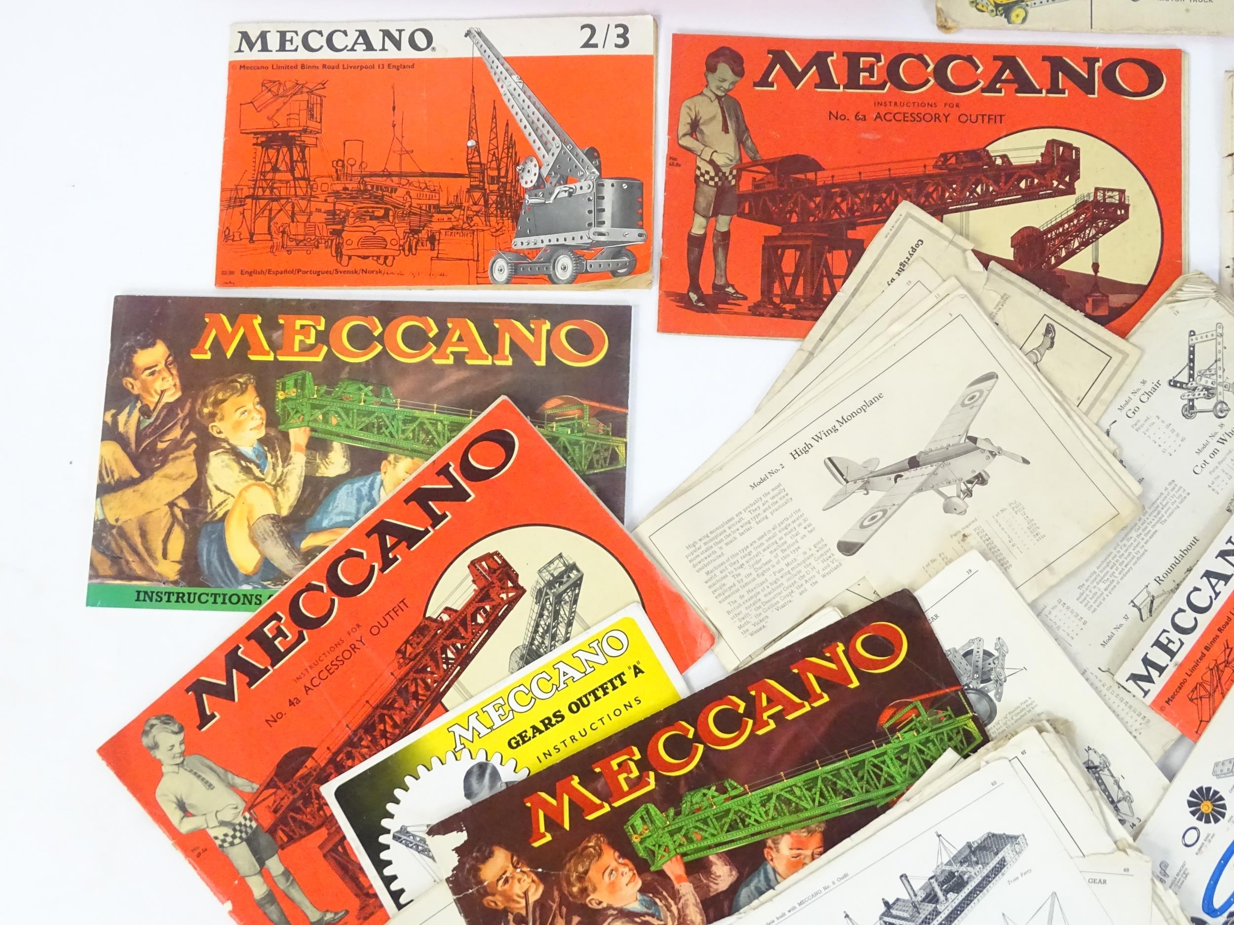 Toys: A large quantity of assorted Meccano to include flat plates, girders, wheels, various - Image 6 of 28