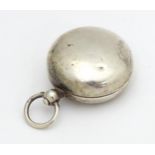 A Victorian silver sovereign case hallmarked Chester 1887. Approx 1 /4" wide Please Note - we do not