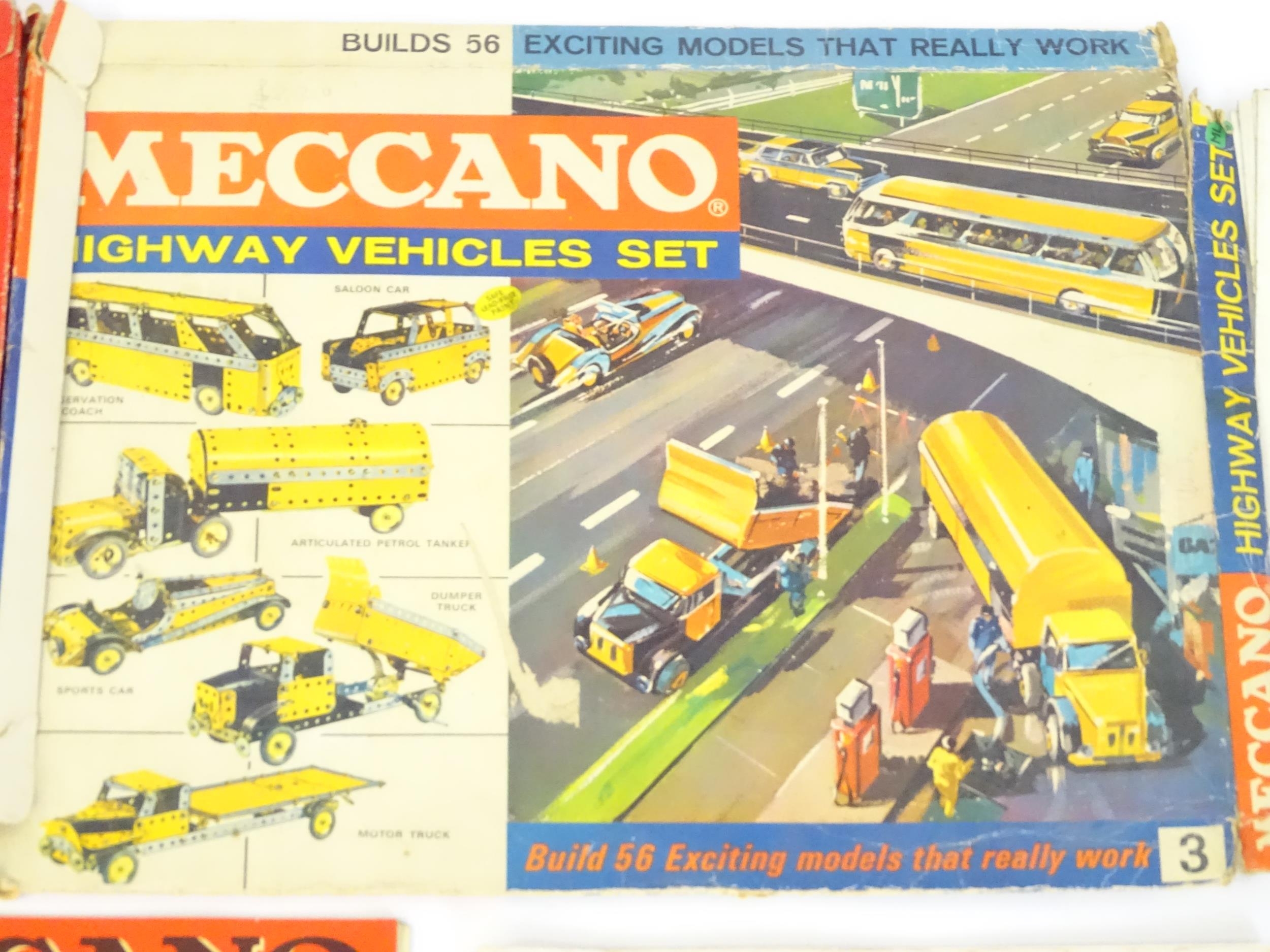 Toys: A large quantity of assorted Meccano to include flat plates, girders, wheels, various - Image 5 of 28