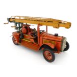 Toy: An early 20thC German Gunthermann scale model tinplate clockwork fire engine with five