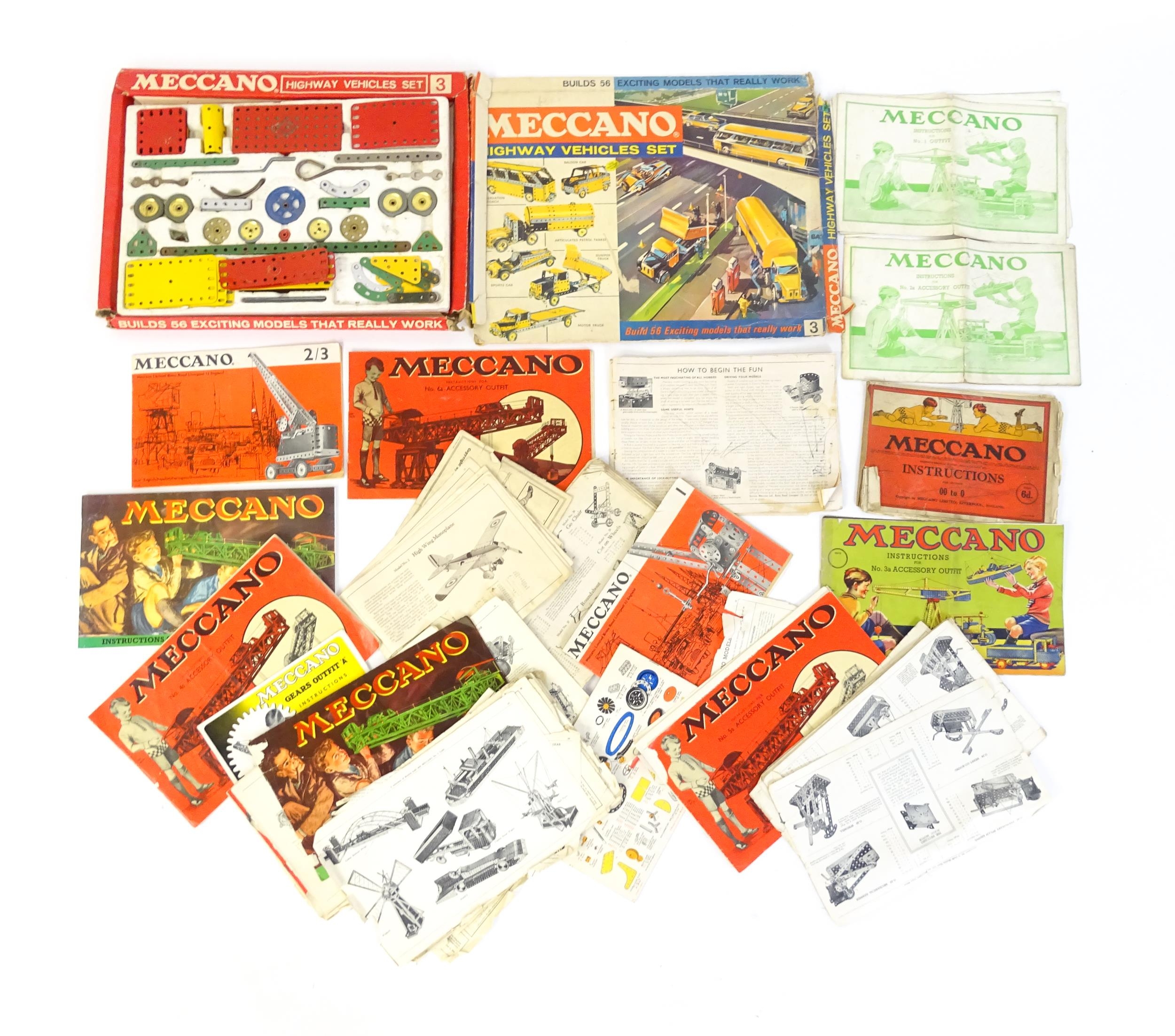 Toys: A large quantity of assorted Meccano to include flat plates, girders, wheels, various - Image 3 of 28