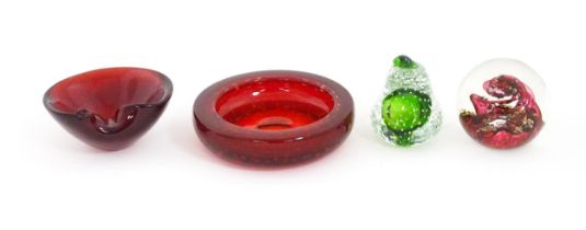 A quantity of assorted studio / art glass, to include Whitefriars red glass ashtray with air