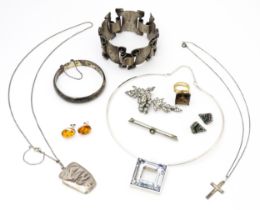 A quantity of assorted jewellery to include a silver choker necklace, a silver bangle formed