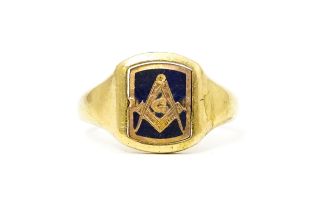 Masonic / Freemasonry Interest: A 9ct gold Masonic swivel ring, the central rotating section with