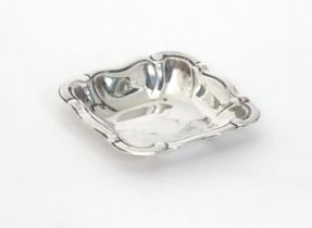 A Continental .925 silver pin dish, approx 4 1/8" wide Please Note - we do not make reference to the