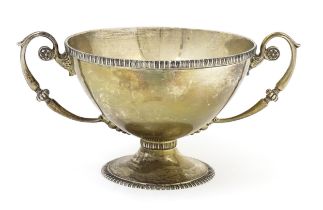 A silver pedestal bowl with twin handles hallmarked London 1916, maker Goldsmiths & Silversmiths Co.