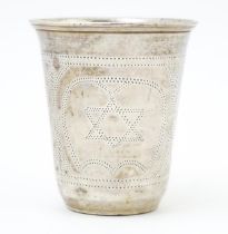 Judaica Interest: A silver kiddish cup hallmarked London 1922, maker Rosenzweig, Taitelbaum & Co.