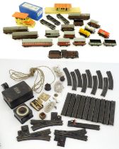 Toys: A quantity of die cast scale model 00 gauge railway items to include Trix Twin Railway and