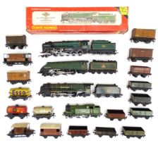 Toys - Model Train / Railway Interest : A quantity of Hornby scale model 00 gauge trains, carriages,