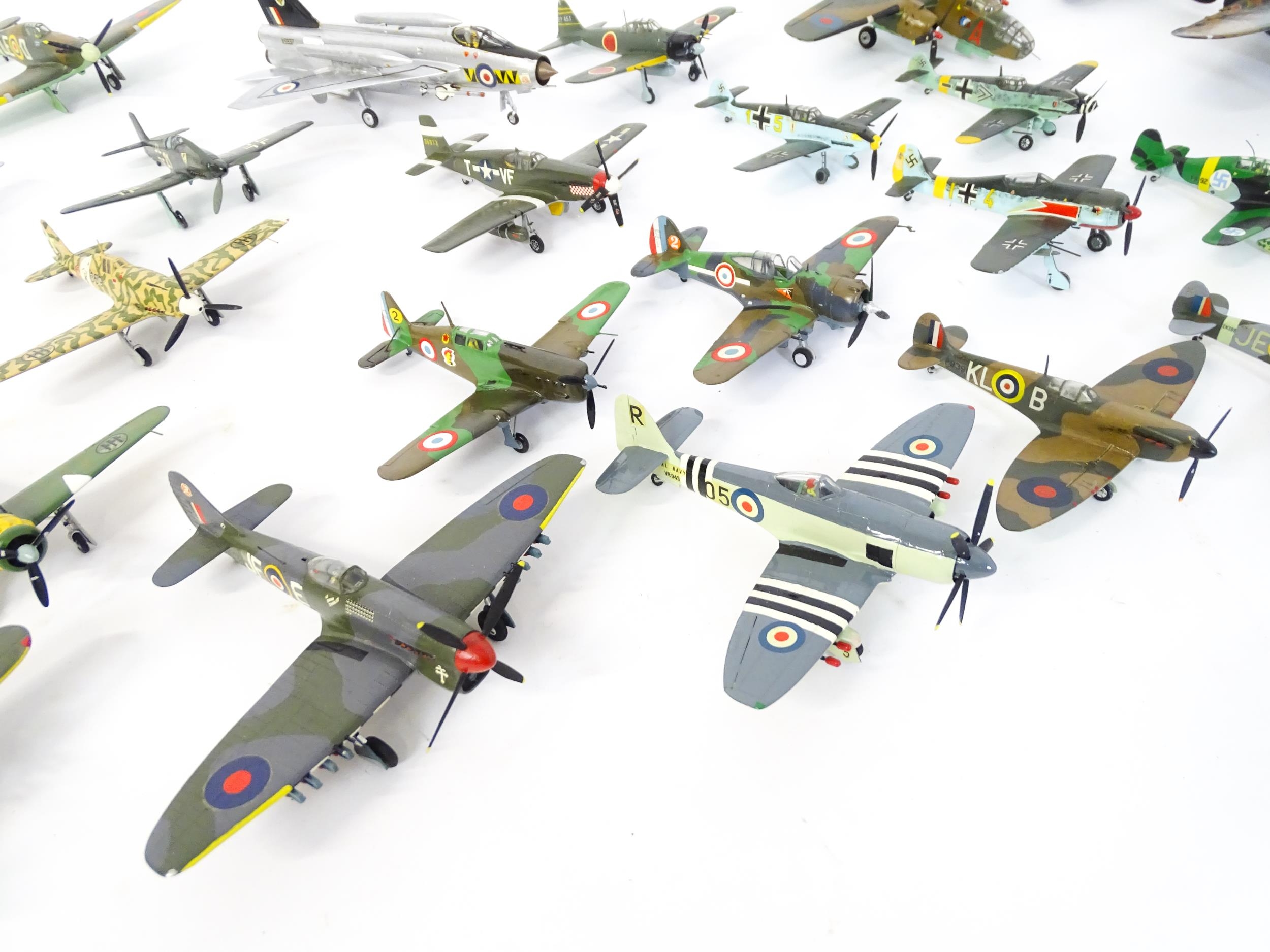 Toys: A quantity of Airfix scale model planes to include Spitfire, Mustang, Halifax Bomber, Avro - Image 6 of 13