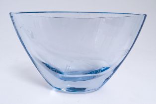 A Scandinavian glass bowl by Strombergshyttan with fish decoration. Signed under. Approx 5 1/4" high