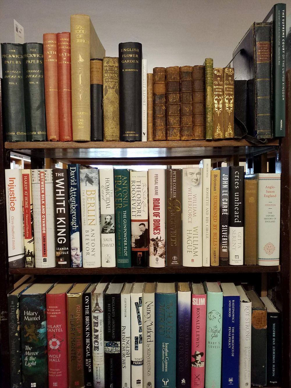 Miscellaneous Literature. A large collection of mostly modern miscellaneous literature