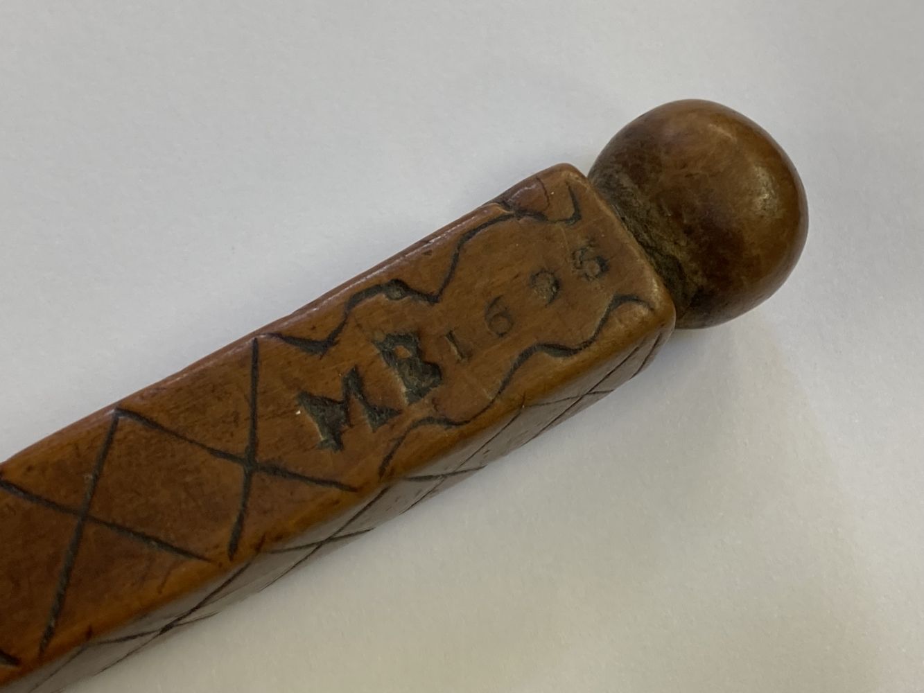 Treen. A 17th century treen apple corer dated 1696 - Image 3 of 10