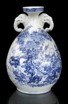 Vase. Japanese Seto blue and white porcelain vase, Meiji period (1868-1912)