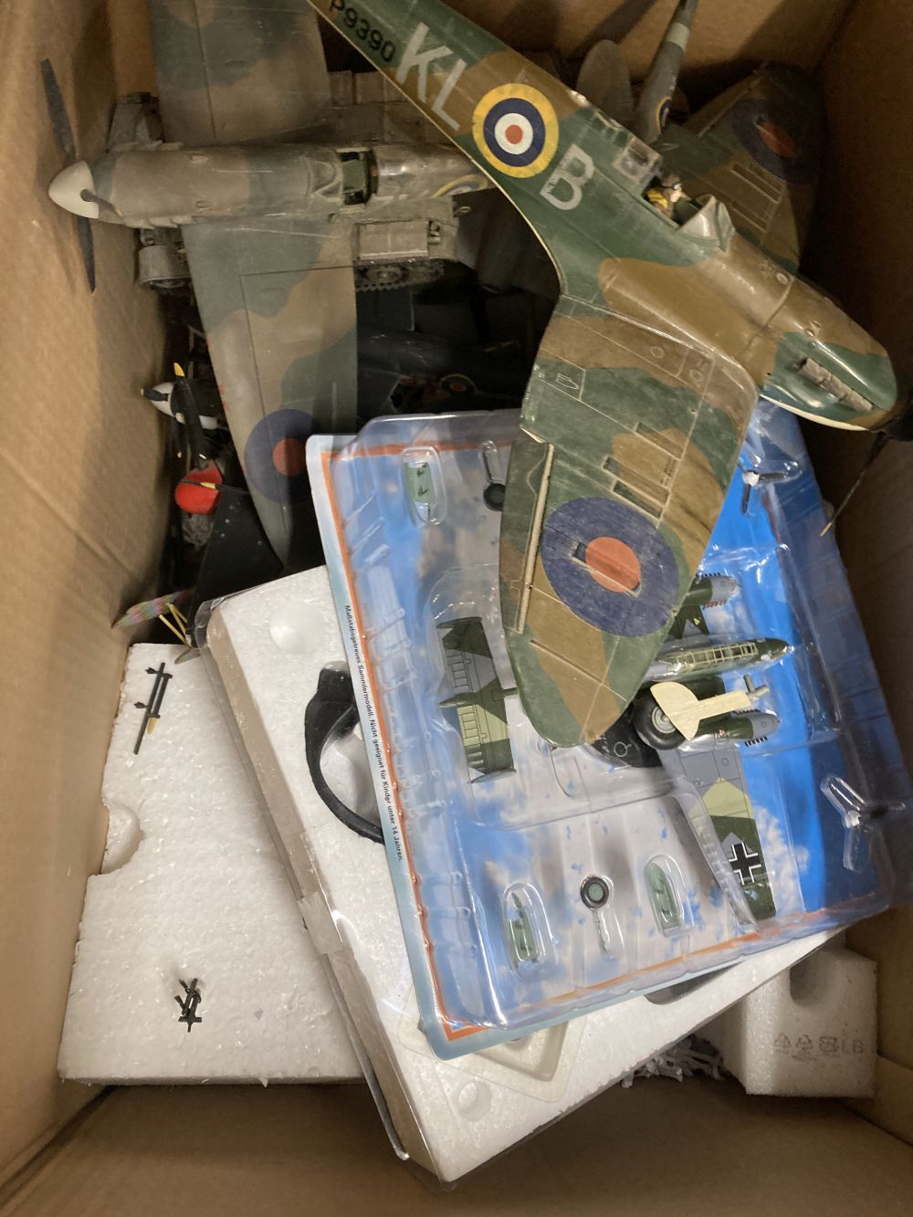 Plastic kit built aircraft, mostly WWII aircraft - Image 3 of 5