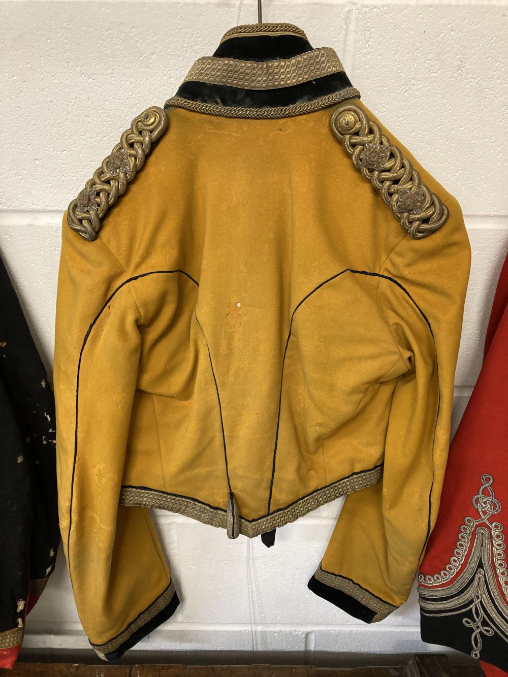 Skinner's Horse. An interwar period Indian Cavalry jacket and waistcoat belonging to R.P. Prentice - Image 4 of 9