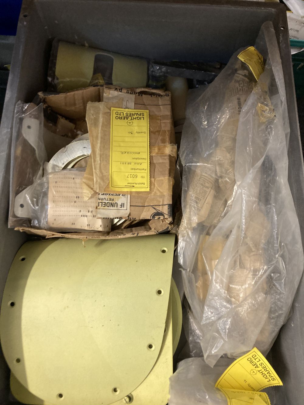 Aircraft Spares. A large collection of aircraft spares (5 boxes) - Image 4 of 6