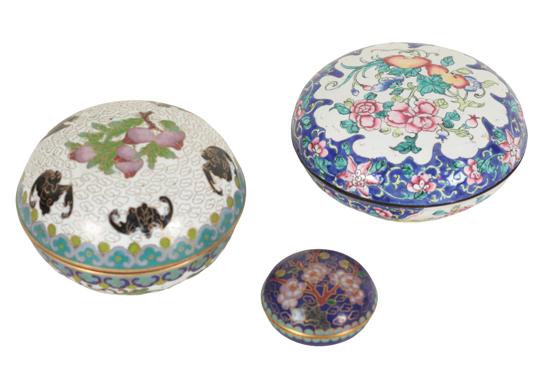 A GROUP OF SIX CHINESE ENAMEL BOXES - Image 2 of 3