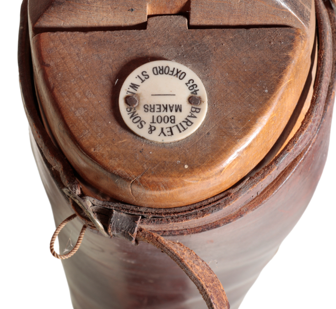 A PAIR OF GENTLEMAN'S BROWN LEATHER RIDING BOOTS - Image 3 of 3