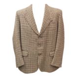 A GENTLEMAN'S HARRIS TWEED HACKING JACKET