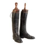 A PAIR OF GENTLEMAN'S BLACK LEATHER RIDING BOOTS