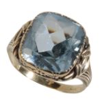 AN "AQUAMARNE" DRESS RING