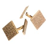 A PAIR OF GENTLEMAN'S GOLD CUFFLINKS