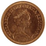 A 1976 QUEEN ELIZABETH II GOLD SOVEREIGN