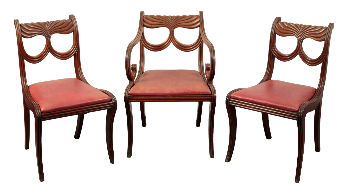 A SET OF SEVEN REGENCY MAHOGANY DINING CHAIRS